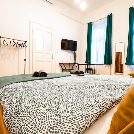 Palace Quarter Suite Budapest Eksteriør billede