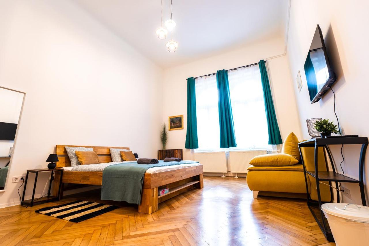 Palace Quarter Suite Budapest Eksteriør billede