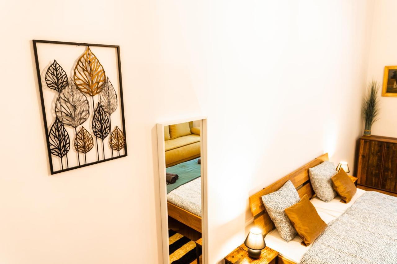 Palace Quarter Suite Budapest Eksteriør billede